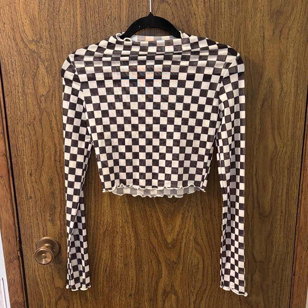 Checkerboard Long-Sleeve Crop Top - Black & White